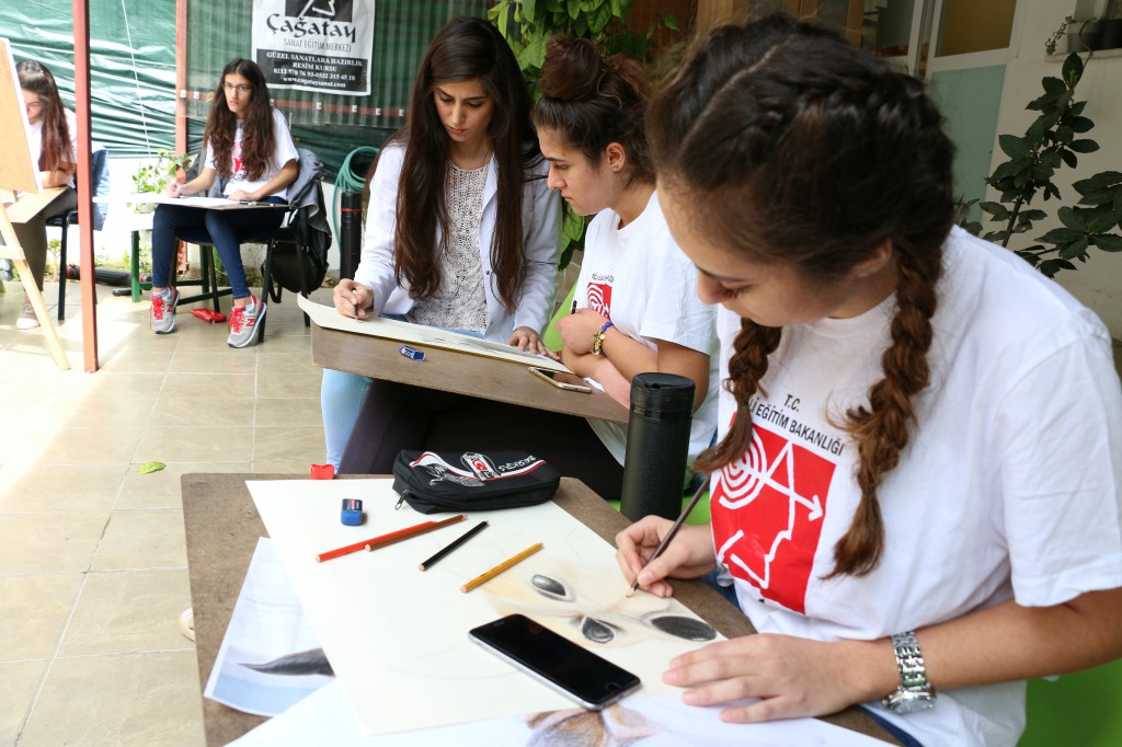 ismet_cagatay_sanat_guzel_sanatlar_grafik_ic_mimarlik_moda_mimarsinan_marmara_bakirkoy_karakalem_resim_kursu_bakirkoy_gsf_universite_hazirlik-35