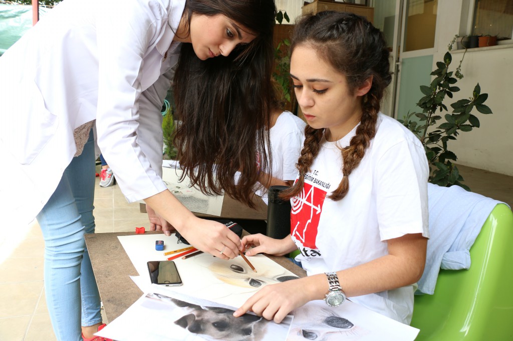 ismet_cagatay_sanat_guzel_sanatlar_grafik_ic_mimarlik_moda_mimarsinan_marmara_bakirkoy_karakalem_resim_kursu_bakirkoy_gsf_universite_hazirlik-38