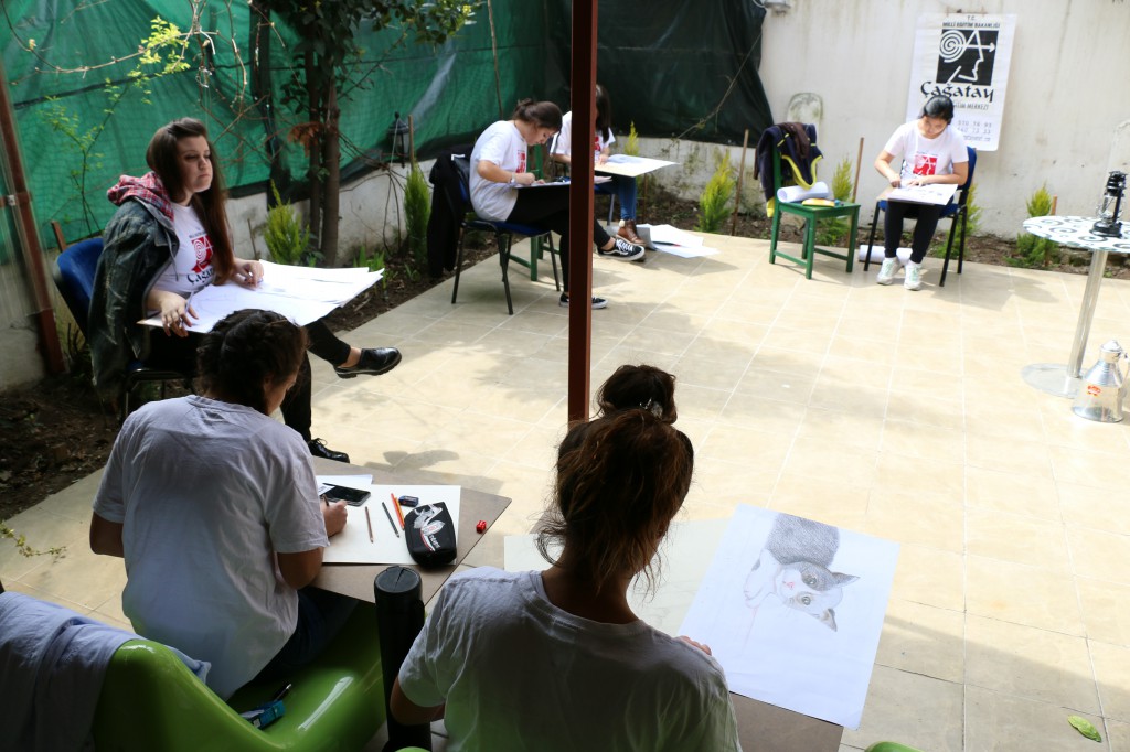 ismet_cagatay_sanat_guzel_sanatlar_grafik_ic_mimarlik_moda_mimarsinan_marmara_bakirkoy_karakalem_resim_kursu_bakirkoy_gsf_universite_hazirlik-39