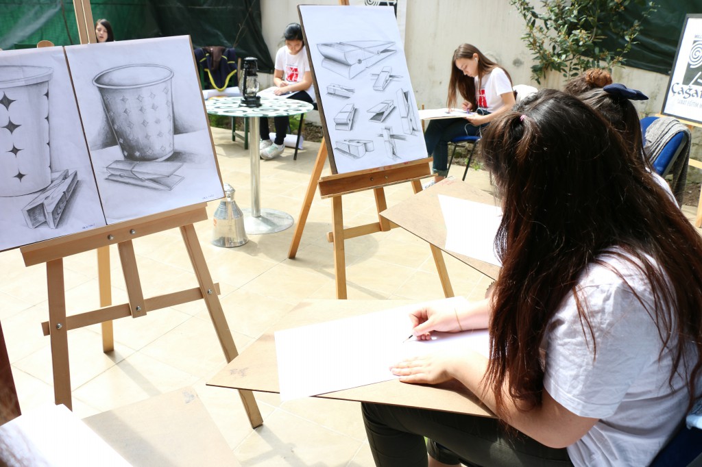 ismet_cagatay_sanat_guzel_sanatlar_grafik_ic_mimarlik_moda_mimarsinan_marmara_bakirkoy_karakalem_resim_kursu_bakirkoy_gsf_universite_hazirlik-42