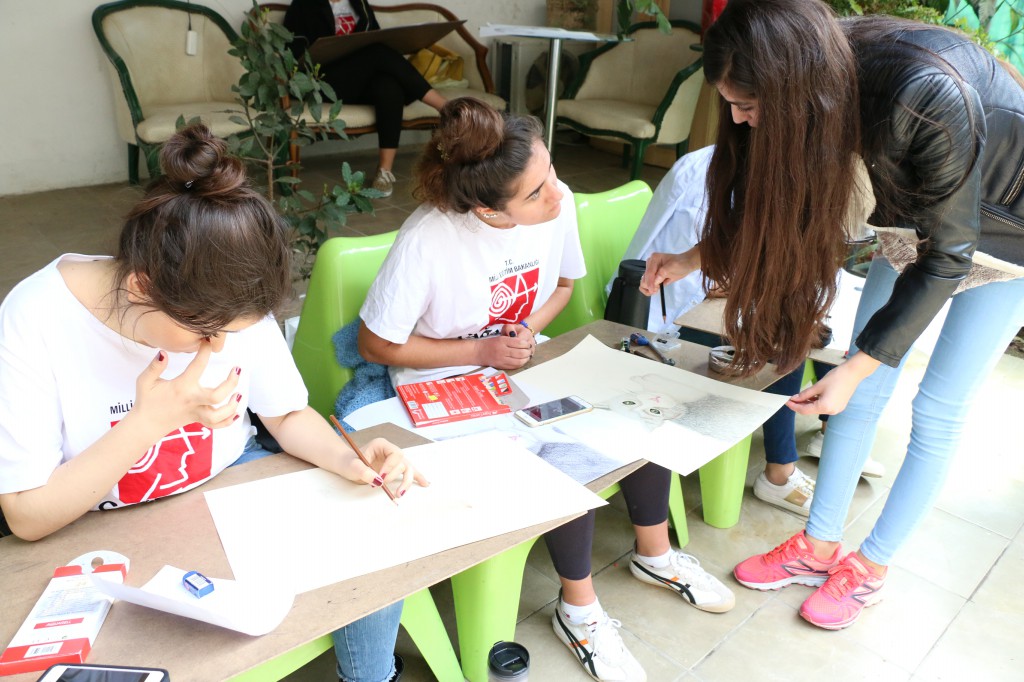 ismet_cagatay_sanat_guzel_sanatlar_grafik_ic_mimarlik_moda_mimarsinan_marmara_bakirkoy_karakalem_resim_kursu_bakirkoy_gsf_universite_hazirlik-7